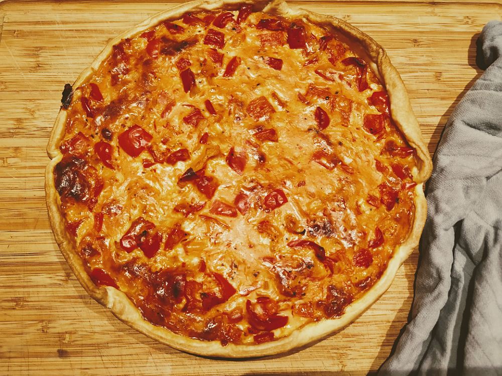 Read more about the article Fruchtige Paprika-Zwiebel-Quiche