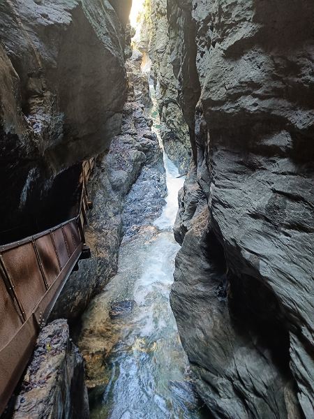 Felsen und Wasserstrom Liechtensteinklamm